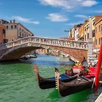 Venice San Geremia Apartment